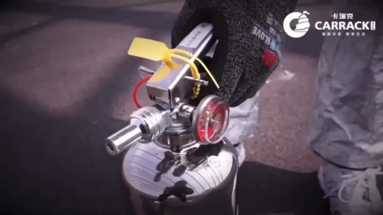 卡瑞克滅火器使用示範